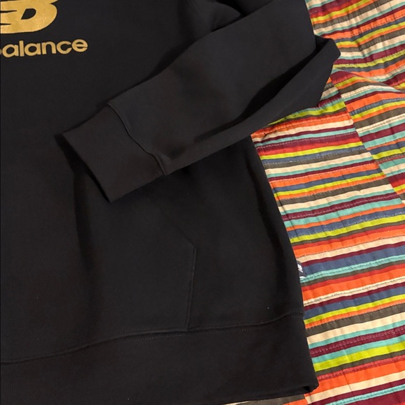 Sale New Balance Men's Black Sweater with Gold Logo large fast shipping - Picture 5 of 11